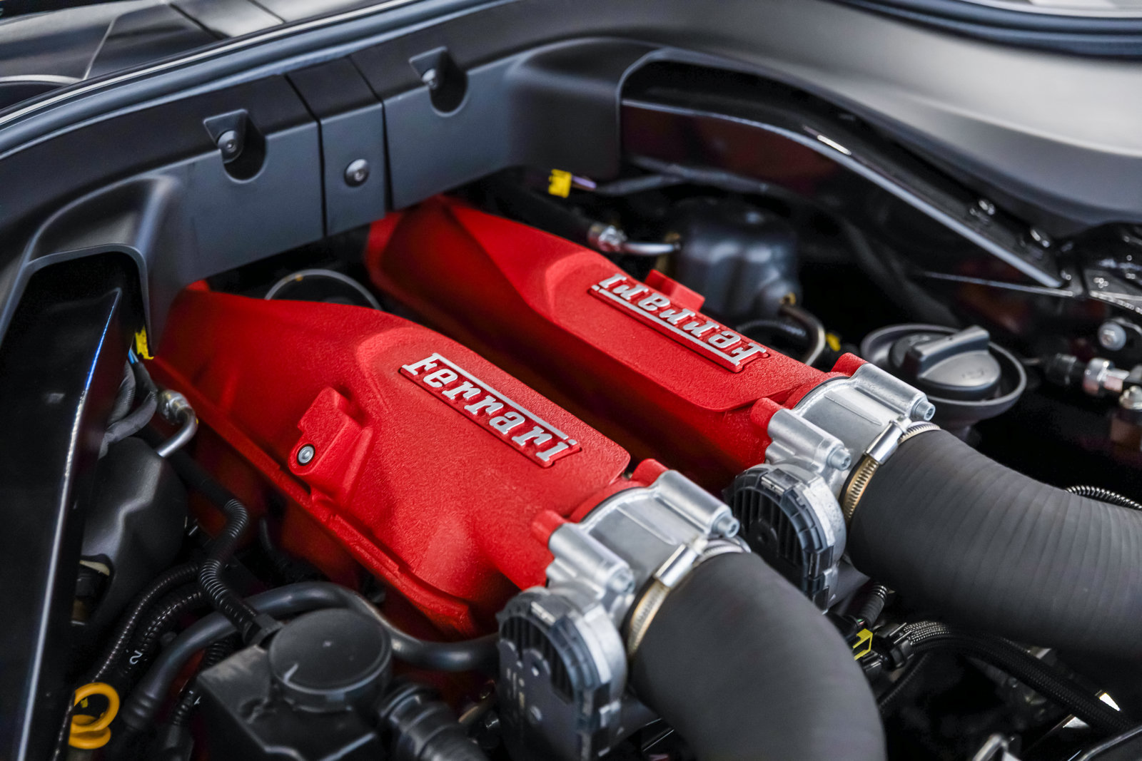 Used 2020 Ferrari Portofino RWD image 35