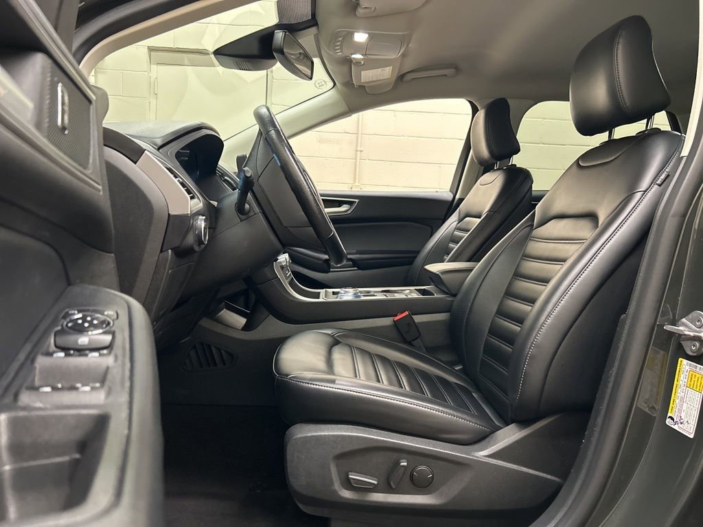 Used 2023 Ford Edge SEL image 7