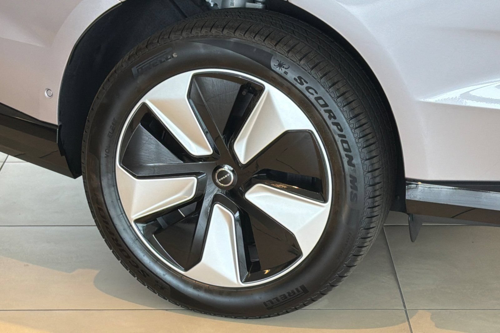 New 2026 Volvo EX90 Plus RWD image 26