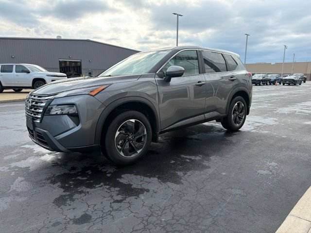 Used 2025 Nissan Rogue SV AWD/4WD image 3