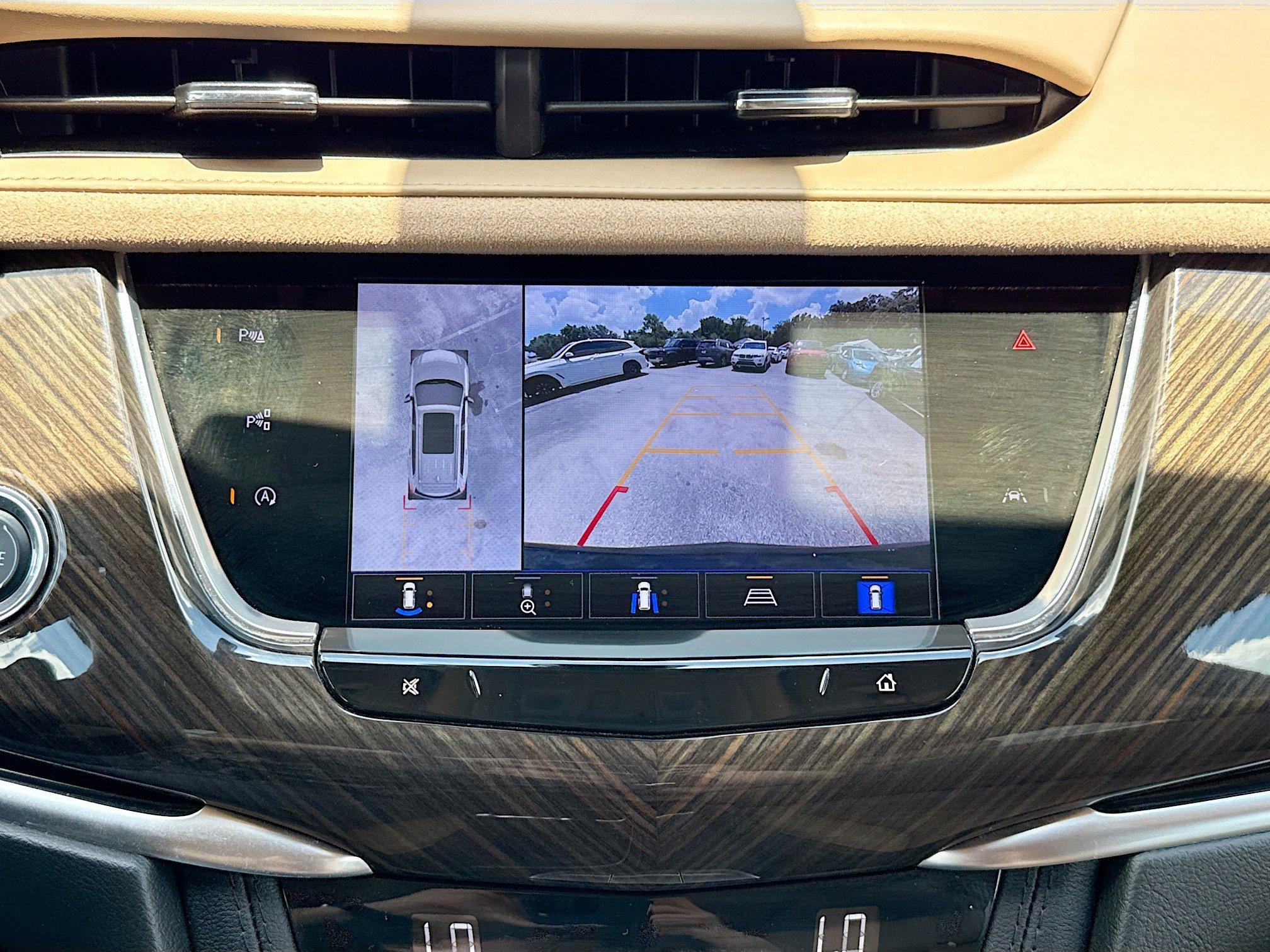 Used 2024 Cadillac XT6 Premium Luxury w/ Platinum Package AWD/4WD image 36