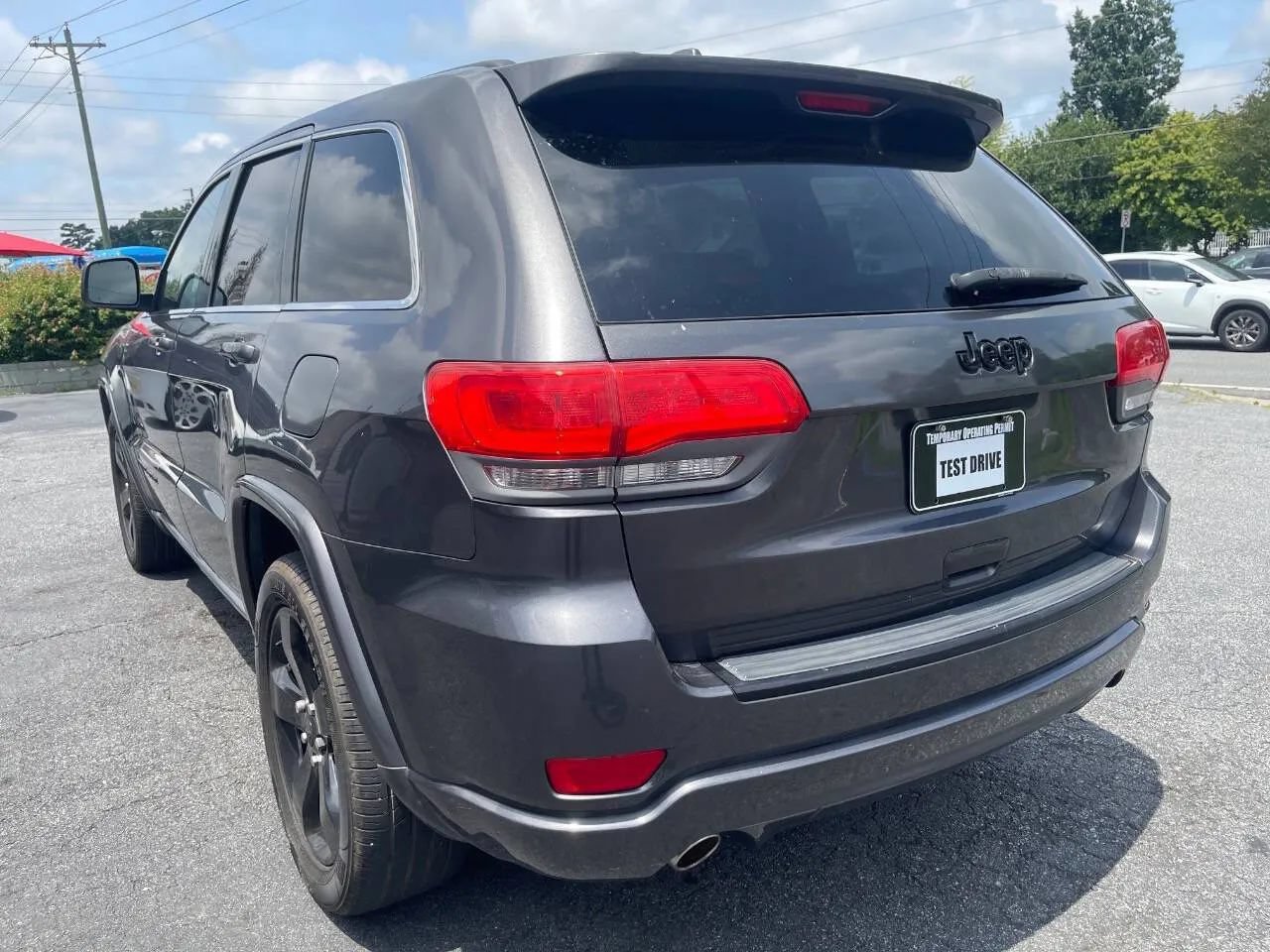 Used 2015 Jeep Grand Cherokee Altitude RWD image 7