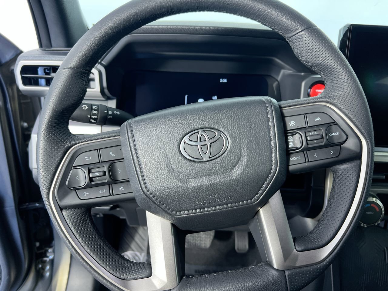Used 2025 Toyota Tacoma TRD Off-Road AWD/4WD image 15