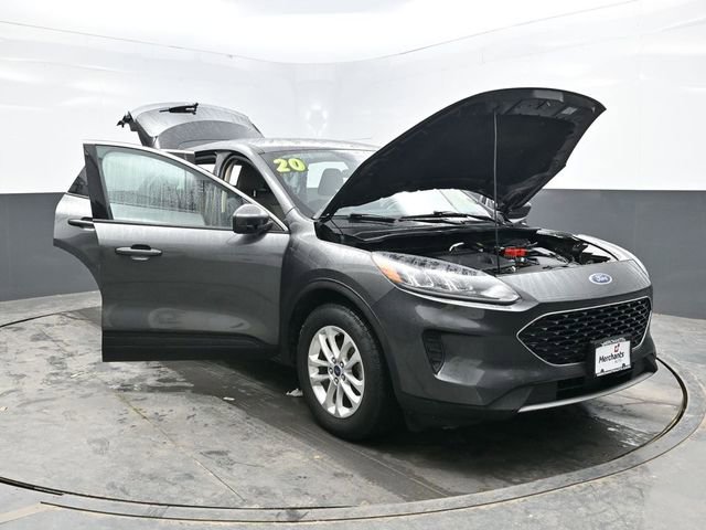 Used 2020 Ford Escape SE image 40
