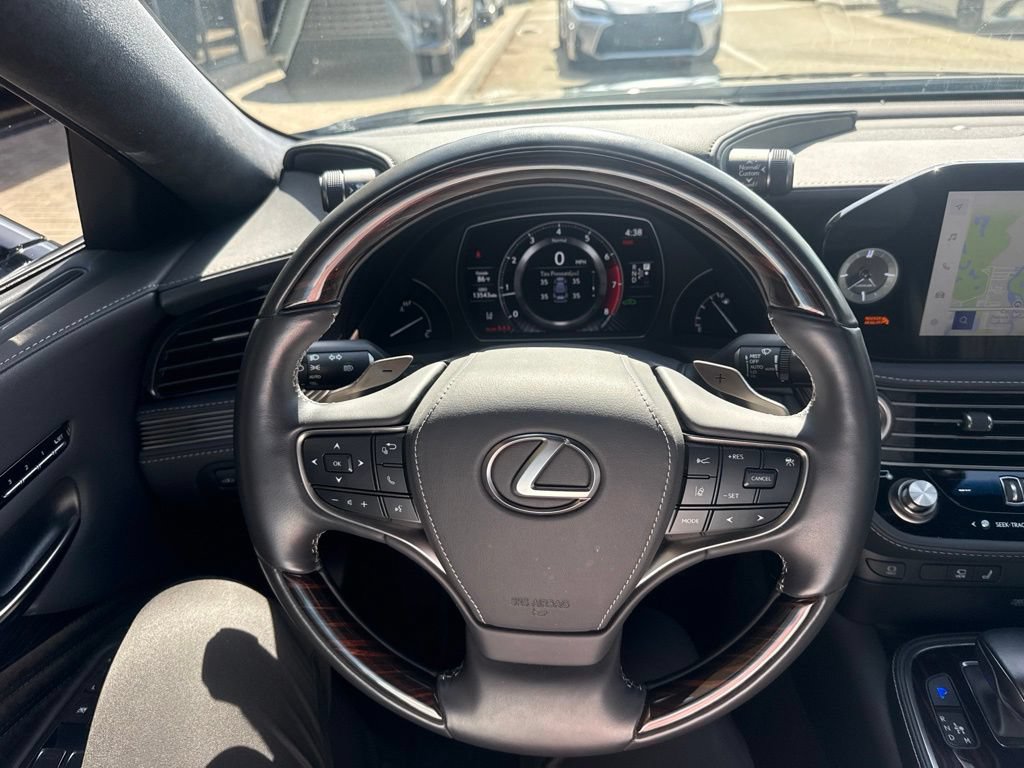 Used 2023 Lexus LS 500 w/ Interior Upgrade Package RWD image 20