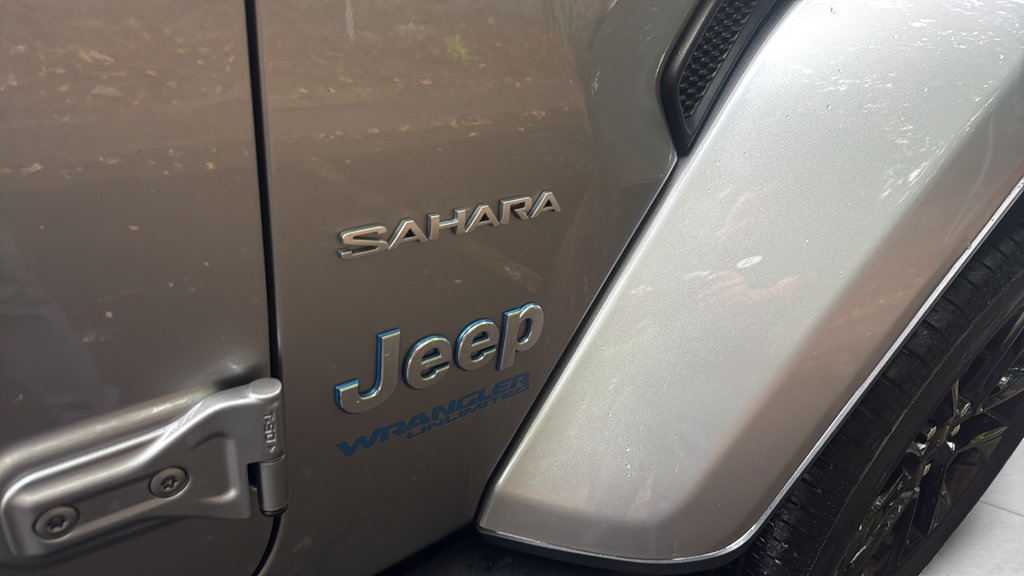 Used 2021 Jeep Wrangler Unlimited Sahara w/ Cold Weather Group AWD/4WD image 30