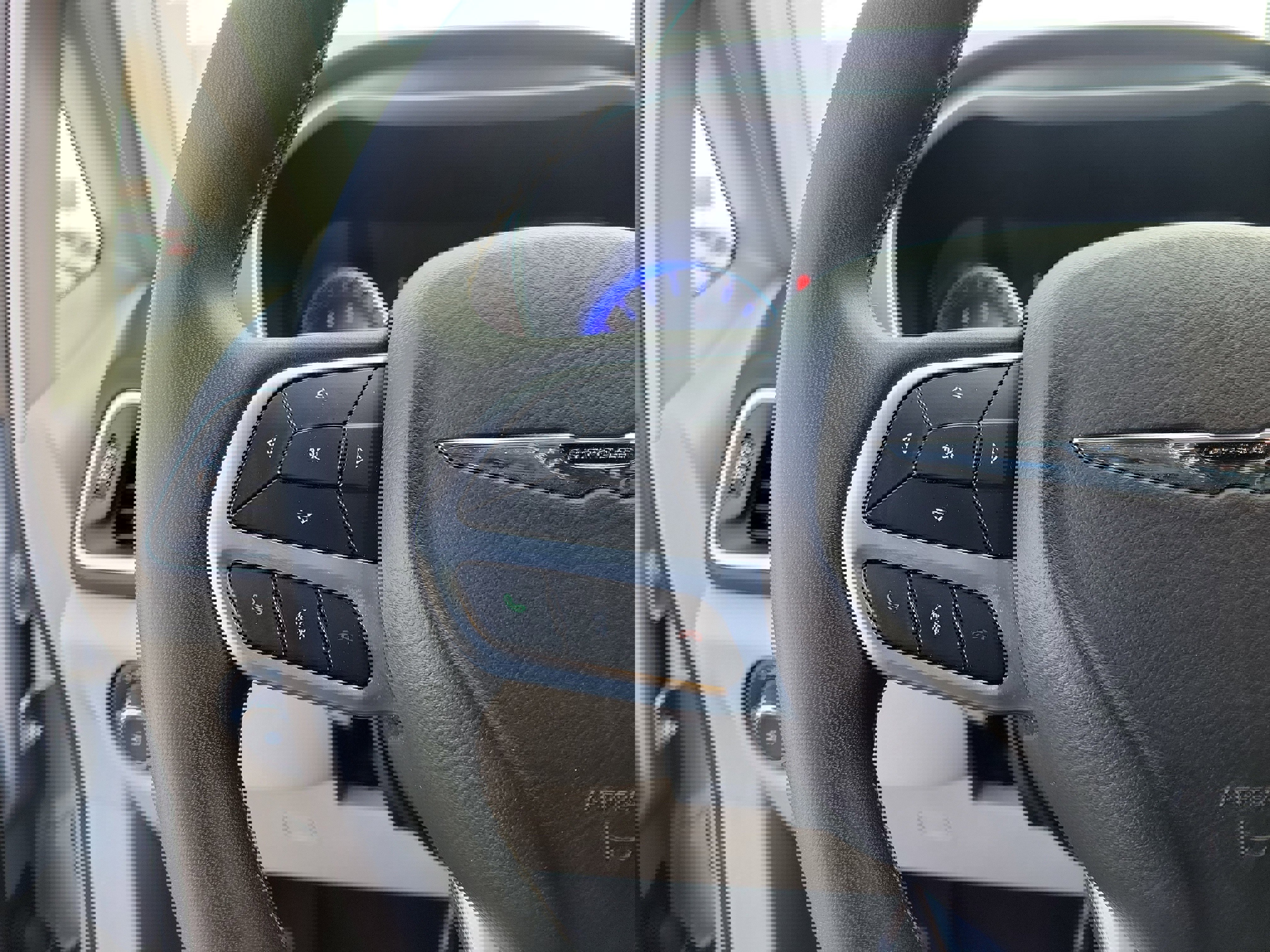 Used 2024 Chrysler Pacifica Touring-L image 22