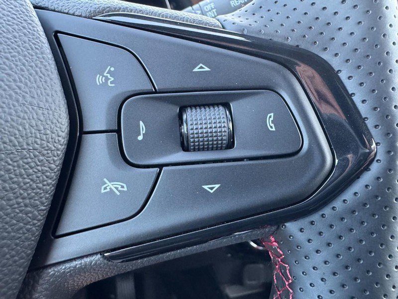 New 2026 Chevrolet Trax RS FWD image 35