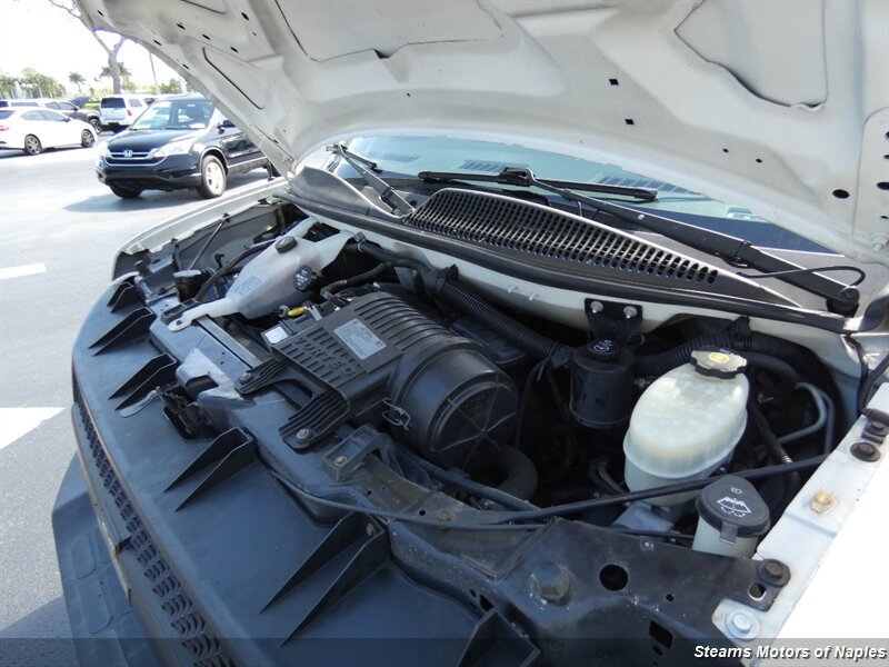 Used 2017 Chevrolet Express 3500 RWD image 7
