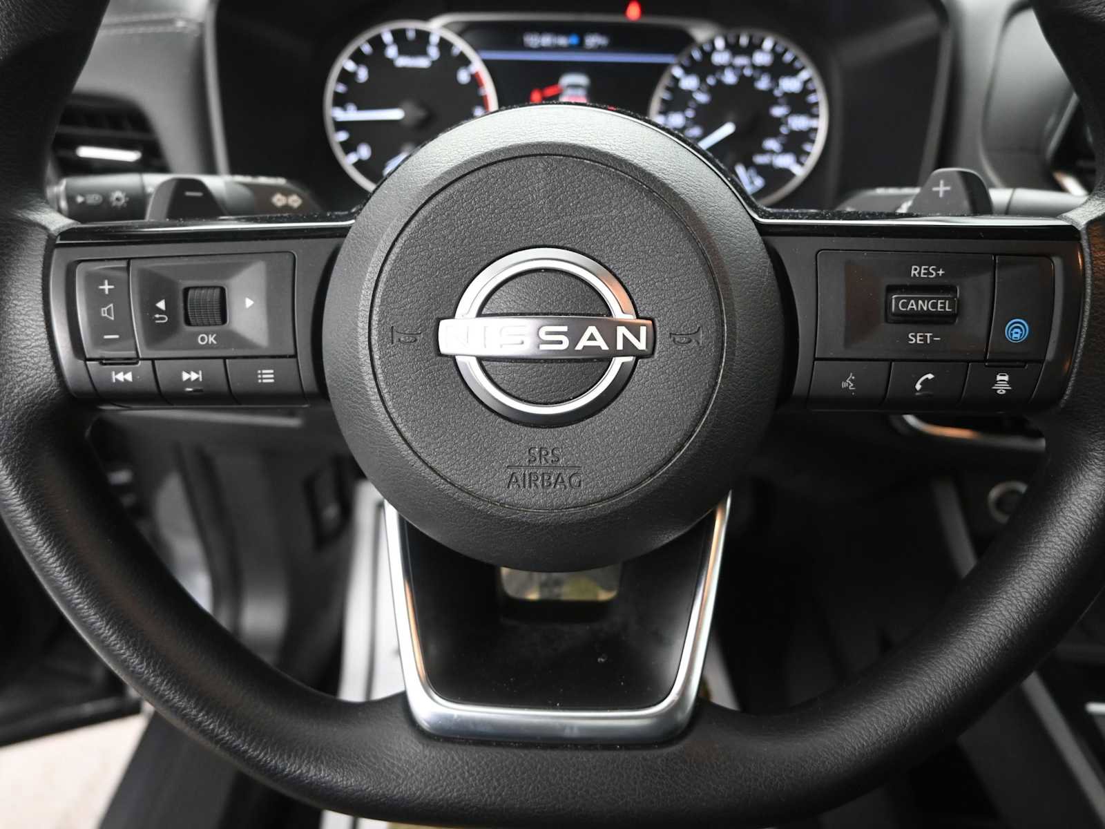 Used 2023 Nissan Rogue SV image 13