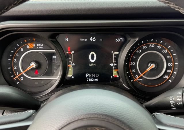 Used 2025 Jeep Wrangler Unlimited Rubicon AWD/4WD image 27