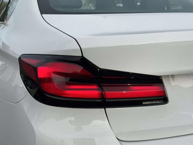 Used 2023 BMW 530e RWD image 16