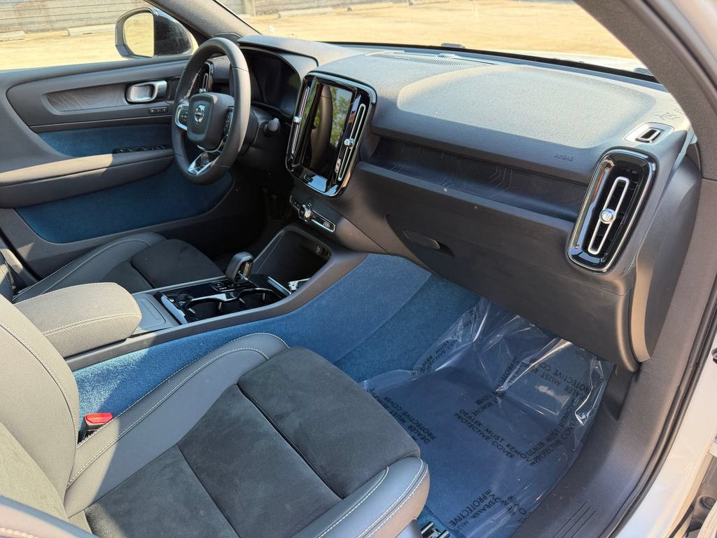 Certified 2023 Volvo C40 P8 Recharge Ultimate AWD/4WD image 21