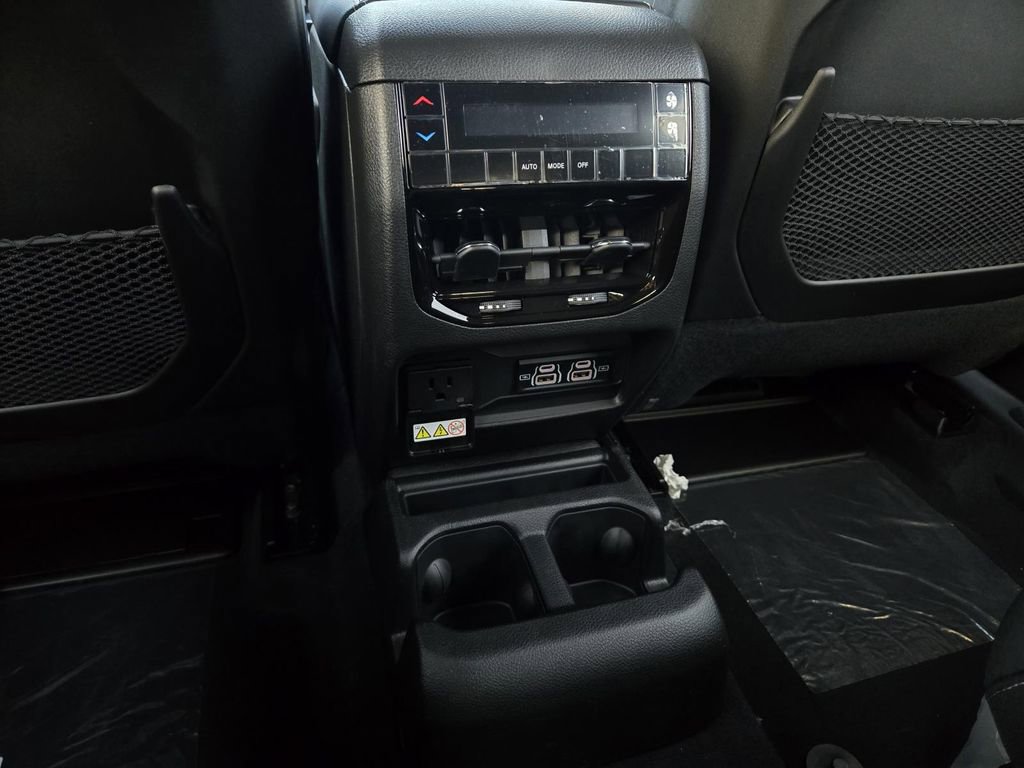 New 2025 Jeep Grand Cherokee L Laredo w/ Luxury Tech Group I image 15