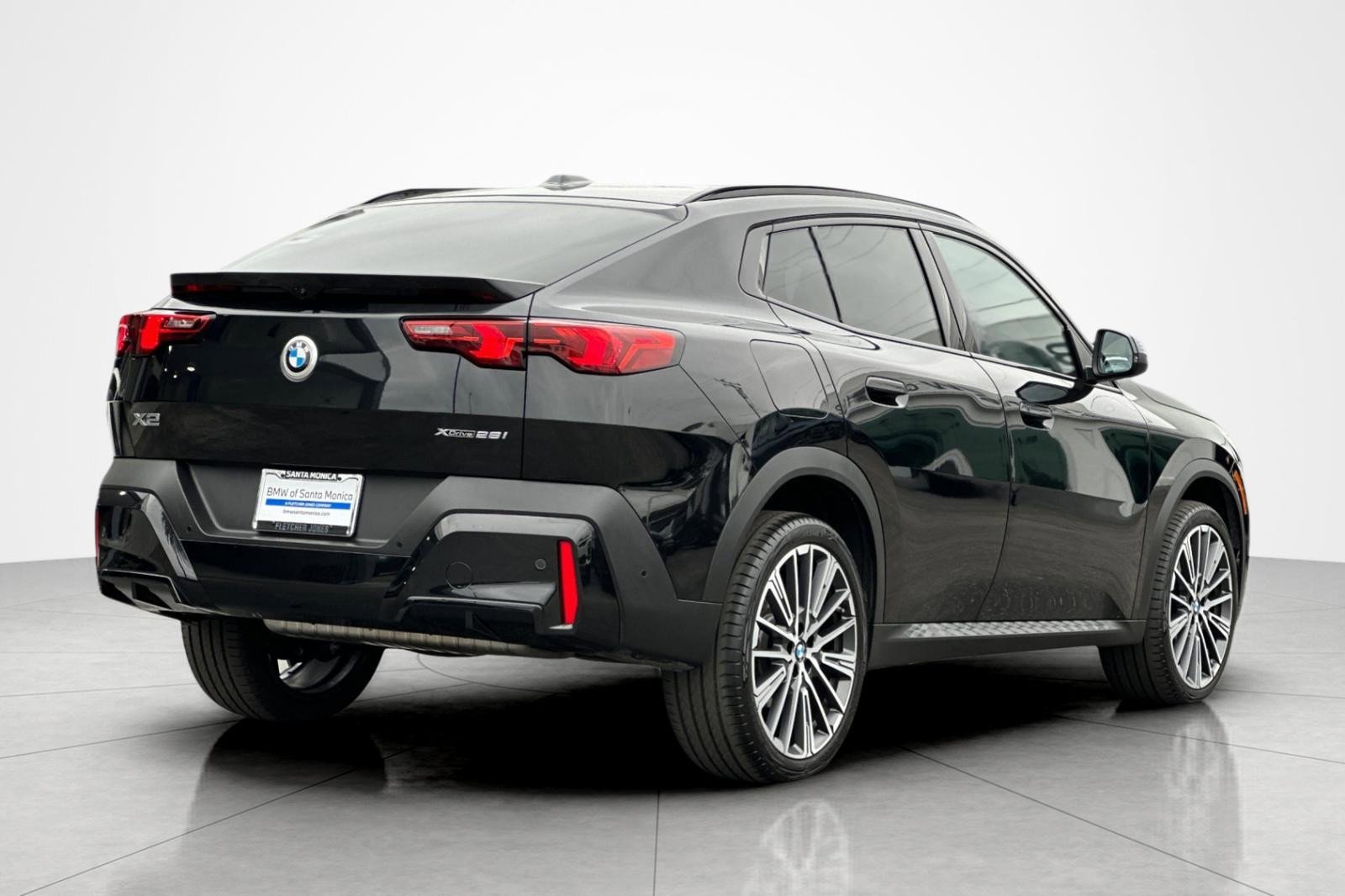 Used 2025 BMW X2 xDrive28i w/ Technology Package AWD/4WD image 5