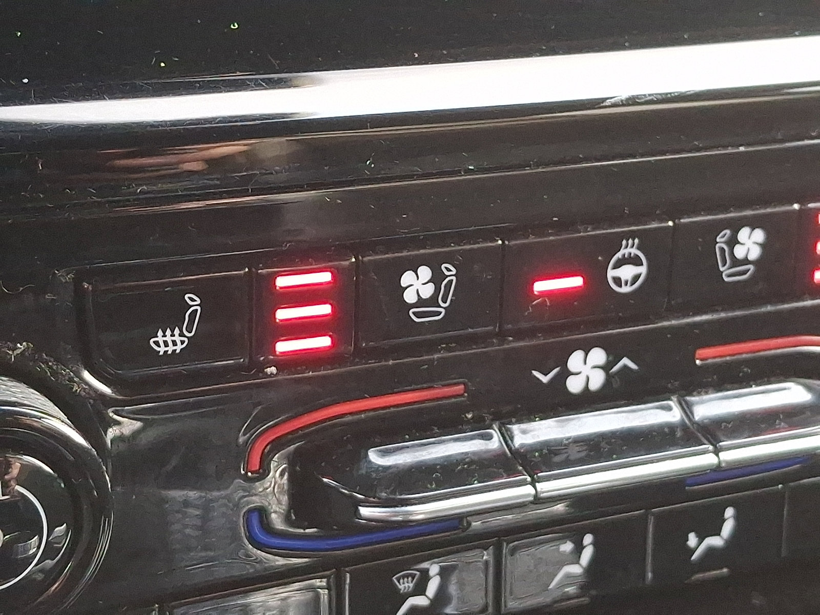 Used 2022 Jeep Grand Cherokee Trailhawk image 25