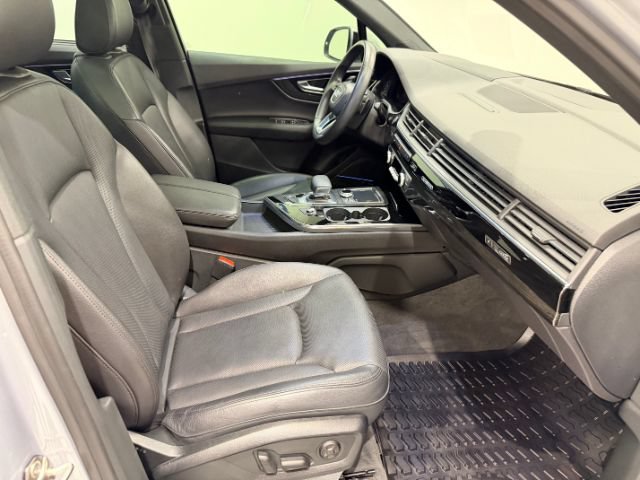 Used 2019 Audi Q7 3.0T Prestige AWD/4WD image 38