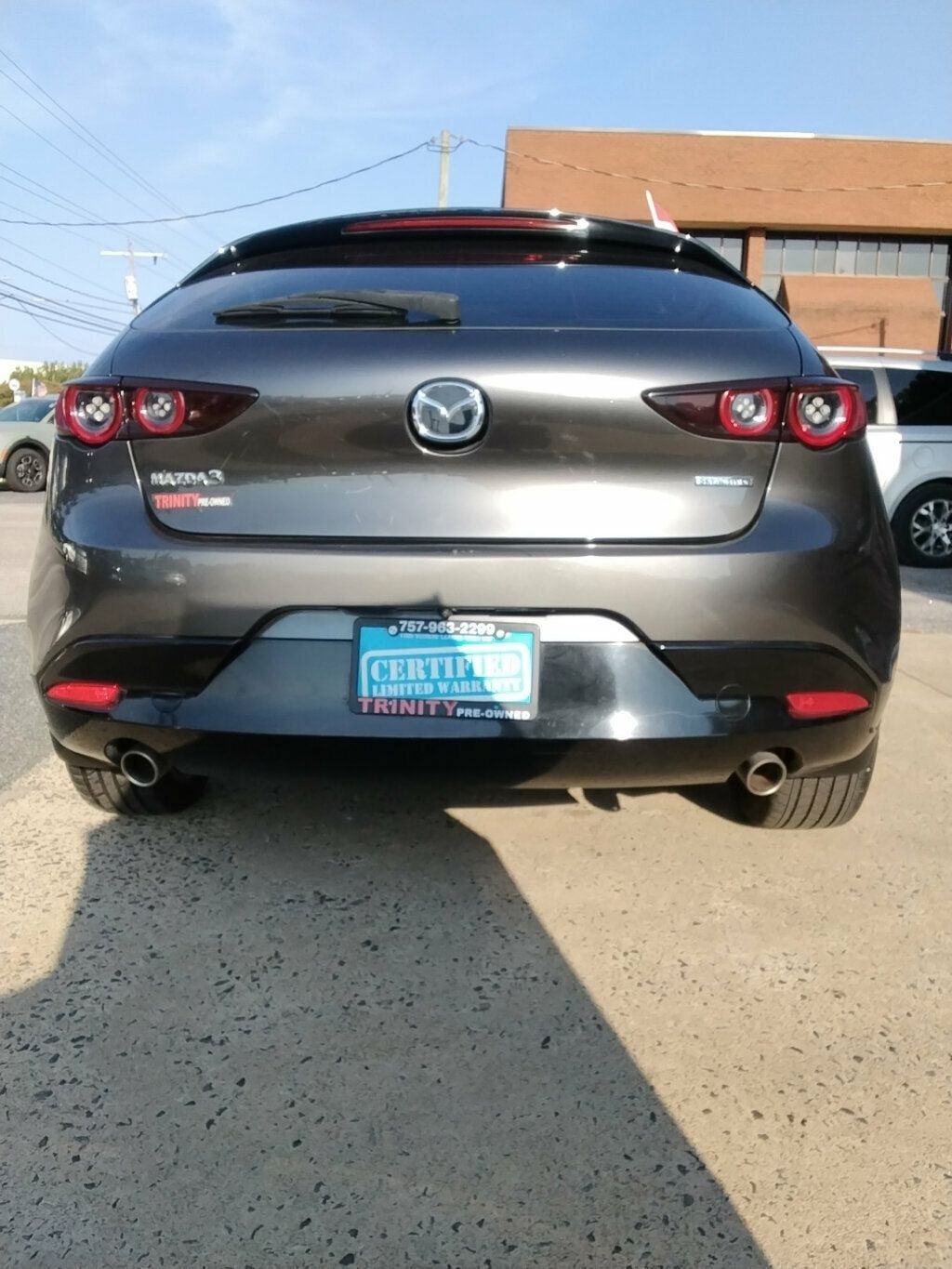 Used 2019 MAZDA MAZDA3 Hatchback w/ Preferred Package FWD image 3