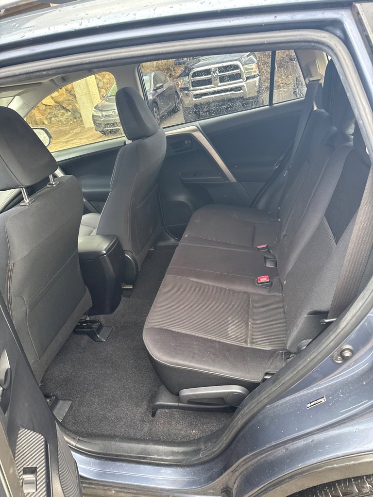 Used 2013 Toyota RAV4 XLE image 9