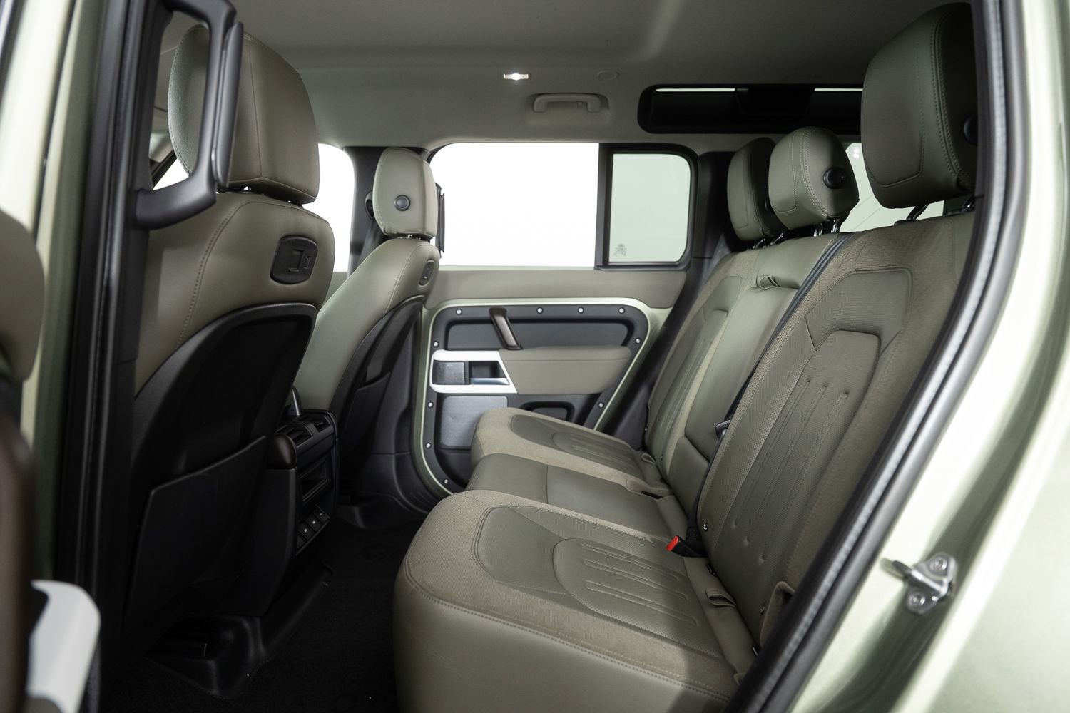 Used 2020 Land Rover Defender 110 S image 17