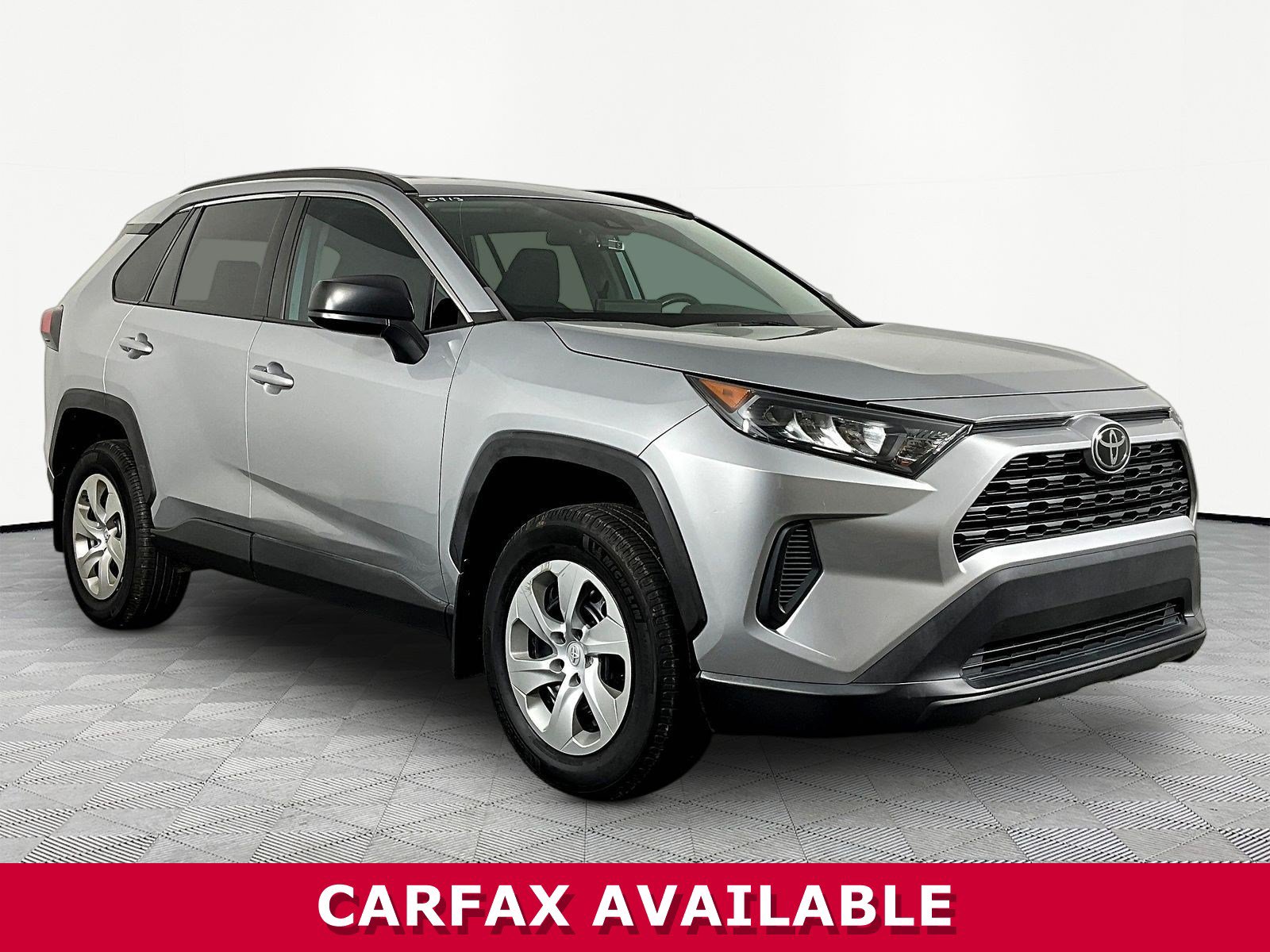 Used 2019 Toyota RAV4 LE w/ Carpet Mat Package FWD image 3