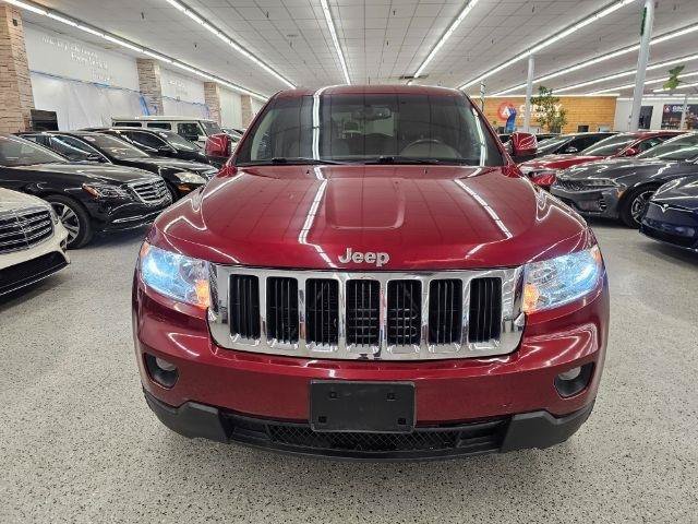 Used 2012 Jeep Grand Cherokee Laredo w/ Laredo E Group AWD/4WD image 3
