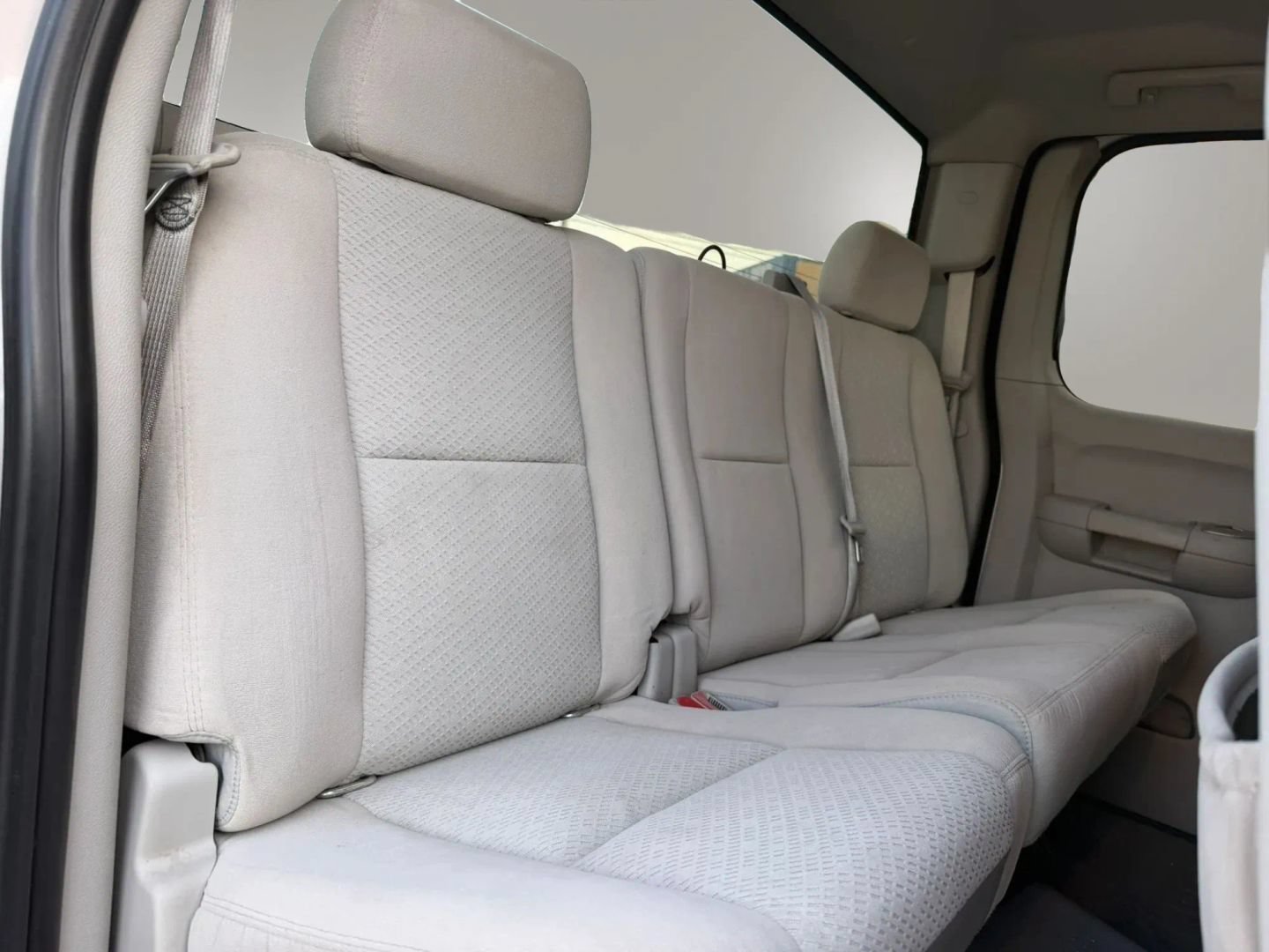 Used 2007 GMC Sierra 2500 SLE w/ Z71 Off-Road Package AWD/4WD image 17