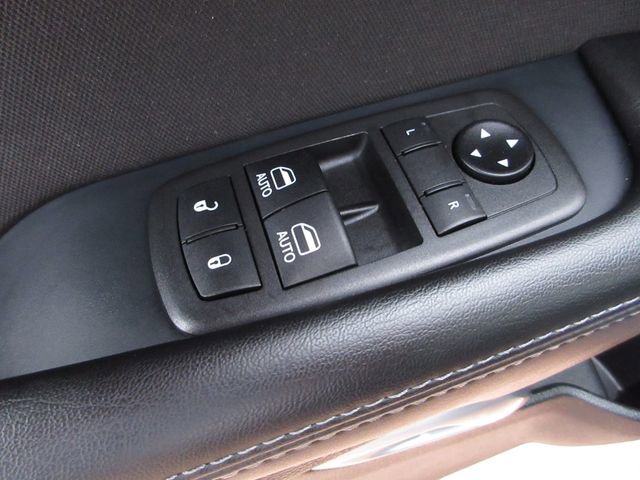 Used 2021 Dodge Challenger SXT w/ Blacktop Package image 10