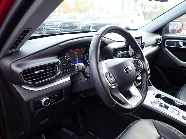 Used 2023 Ford Explorer XLT w/ Equipment Group 202A image 15