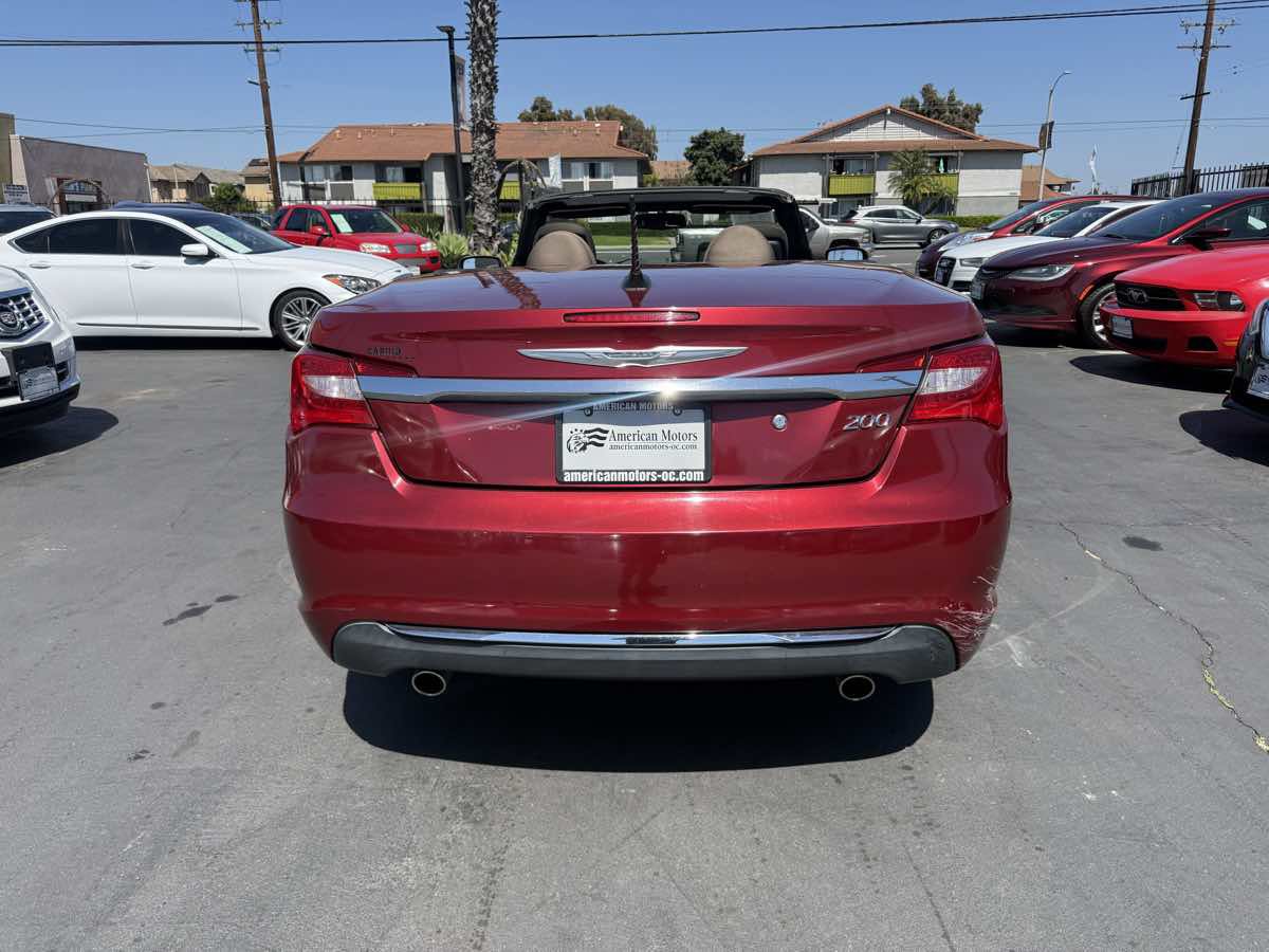 Used 2011 Chrysler 200 Touring w/ Cold Weather Group FWD image 3