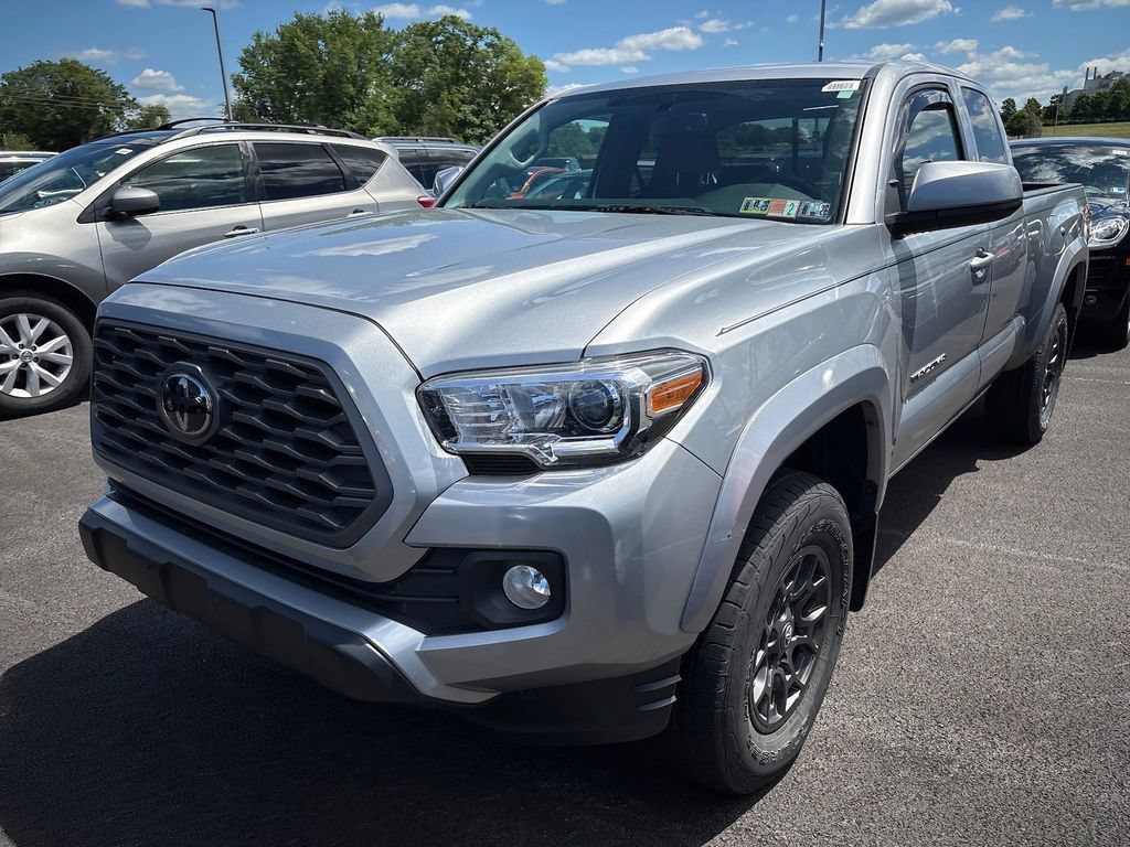 Used 2017 Toyota Tacoma SR5 w/ Tow Package AWD/4WD image 6