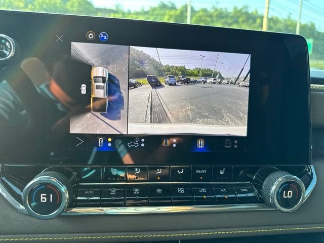Used 2024 Chevrolet Colorado ZR2 w/ Technology Package AWD/4WD image 17