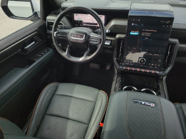 Used 2025 GMC Yukon AT4 w/ AT4 Premium Package AWD/4WD image 17