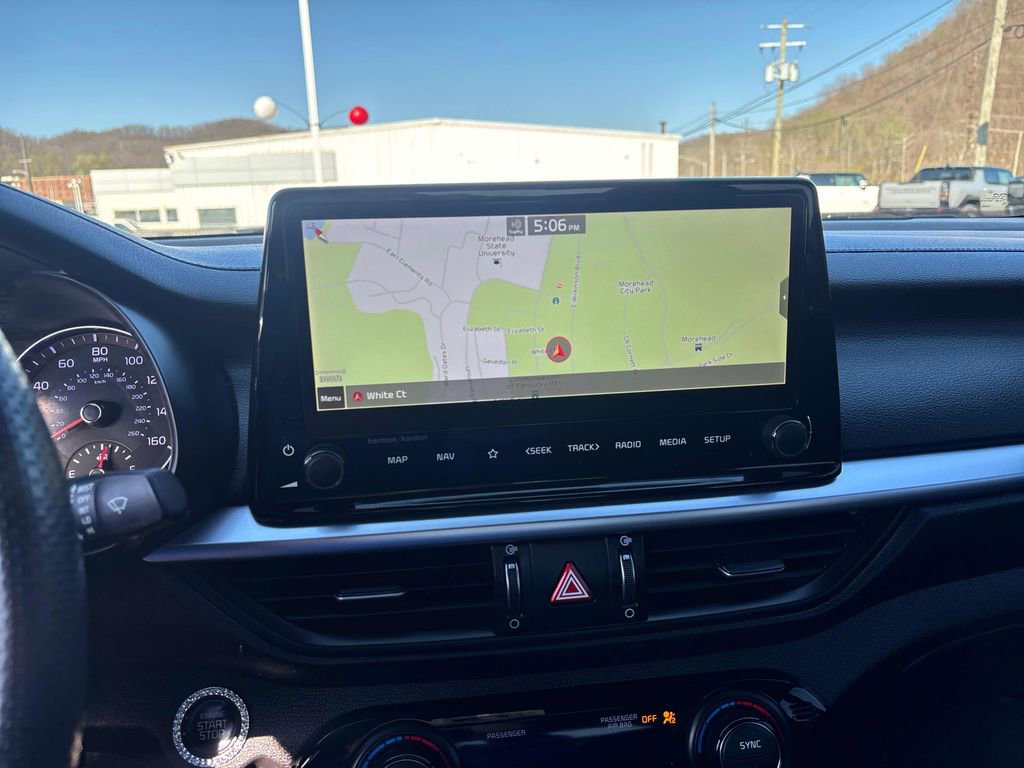 Used 2022 Kia Forte GT-Line w/ GT-Line Premium Package image 17