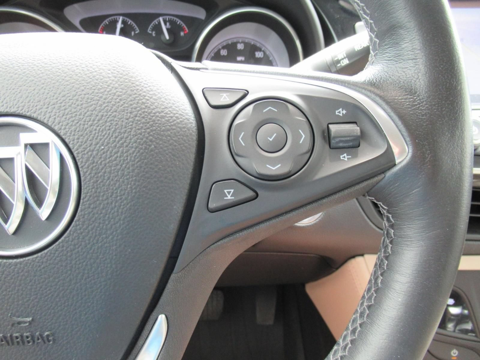 Used 2020 Buick Envision Essence FWD image 25
