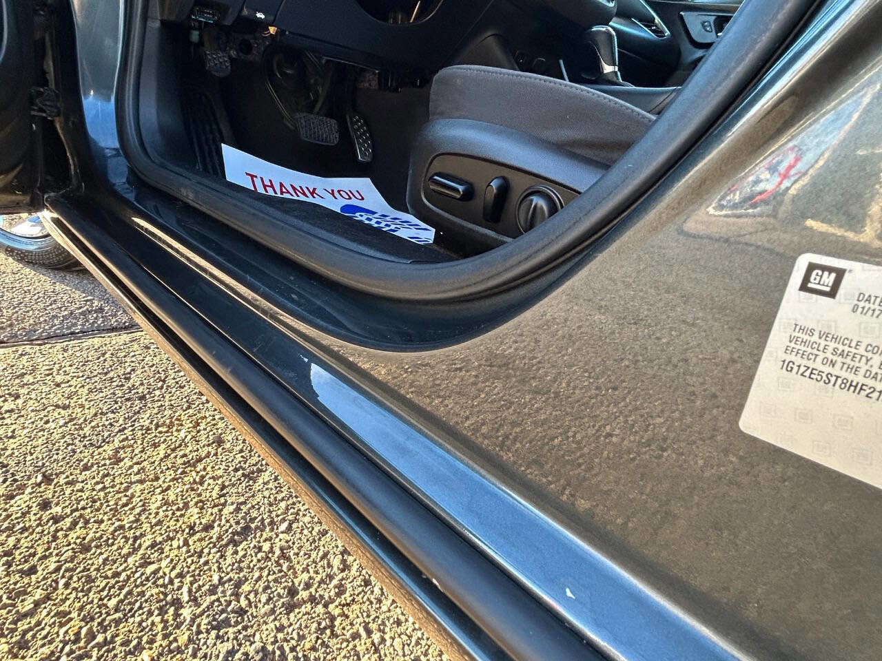 Used 2017 Chevrolet Malibu LT image 29