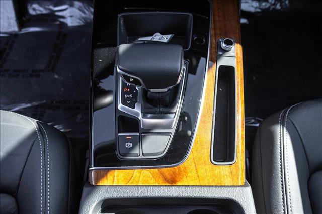 Used 2023 Audi Q5 2.0T Premium w/ Convenience Package image 19