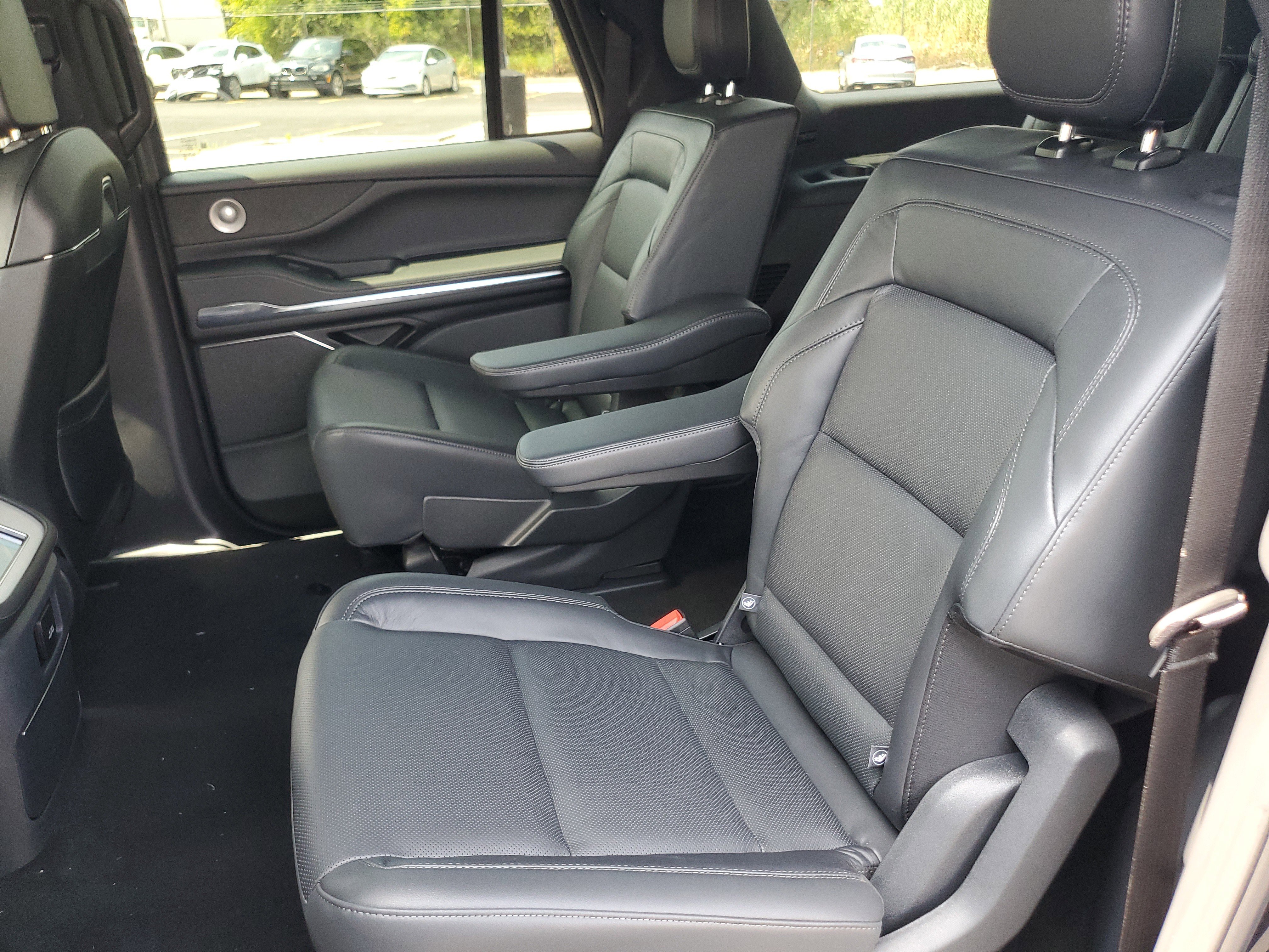 New 2025 Lincoln Navigator L Reserve w/ Jet Appearance Package image 30