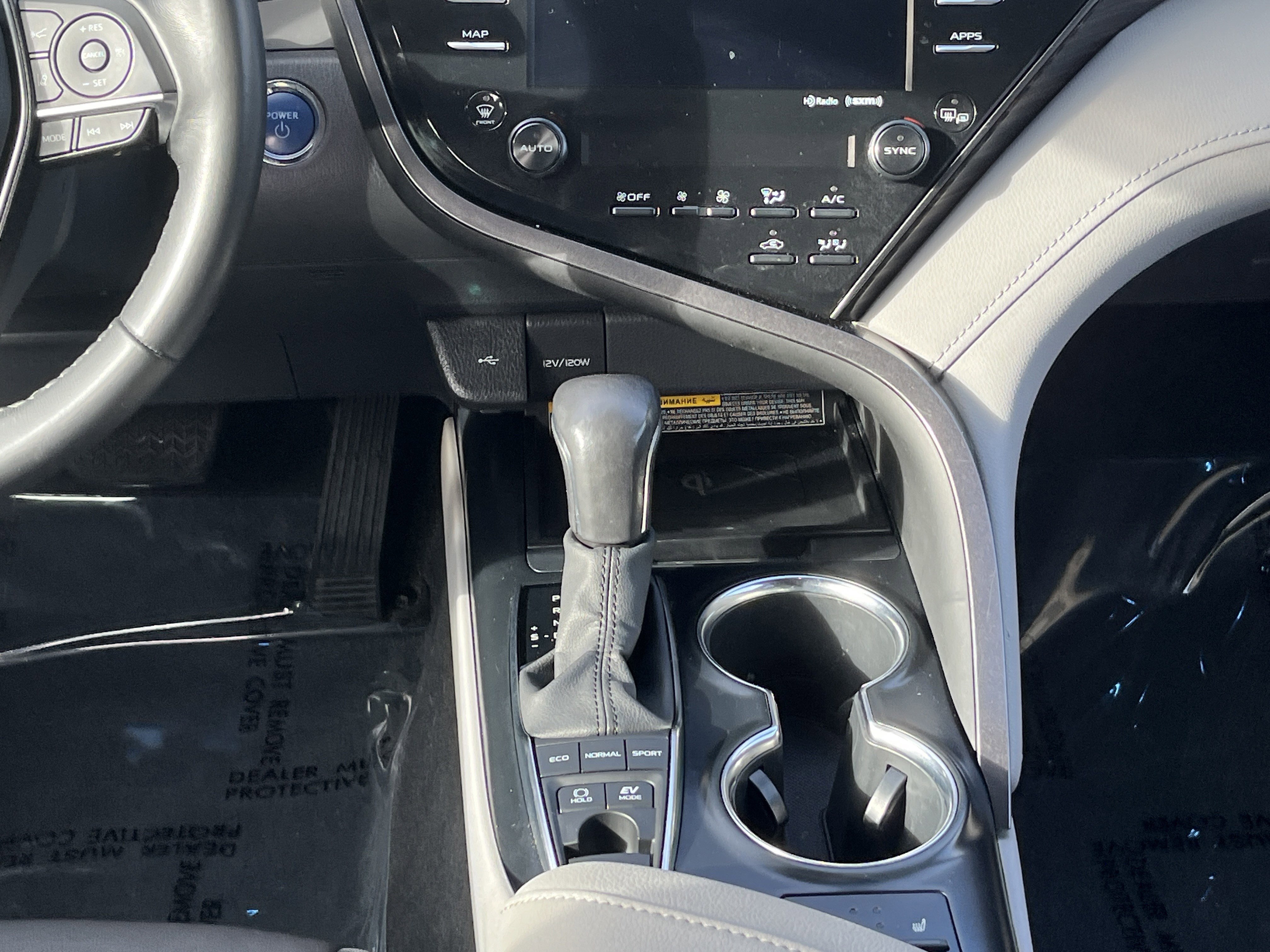 Used 2020 Toyota Camry XLE image 21