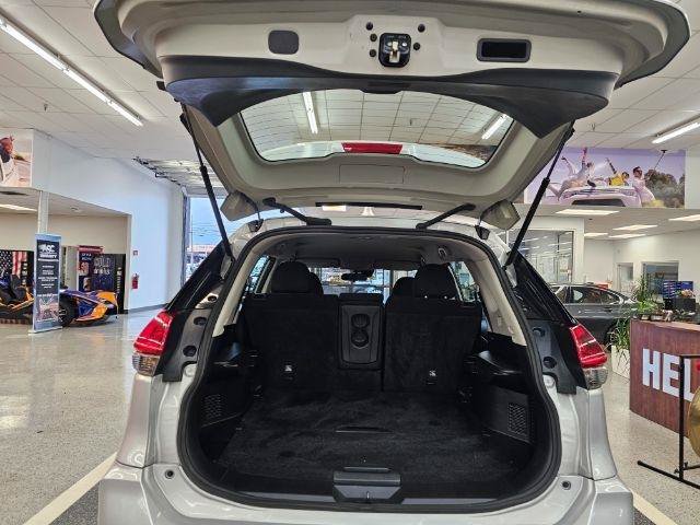 Used 2020 Nissan Rogue S AWD/4WD image 36