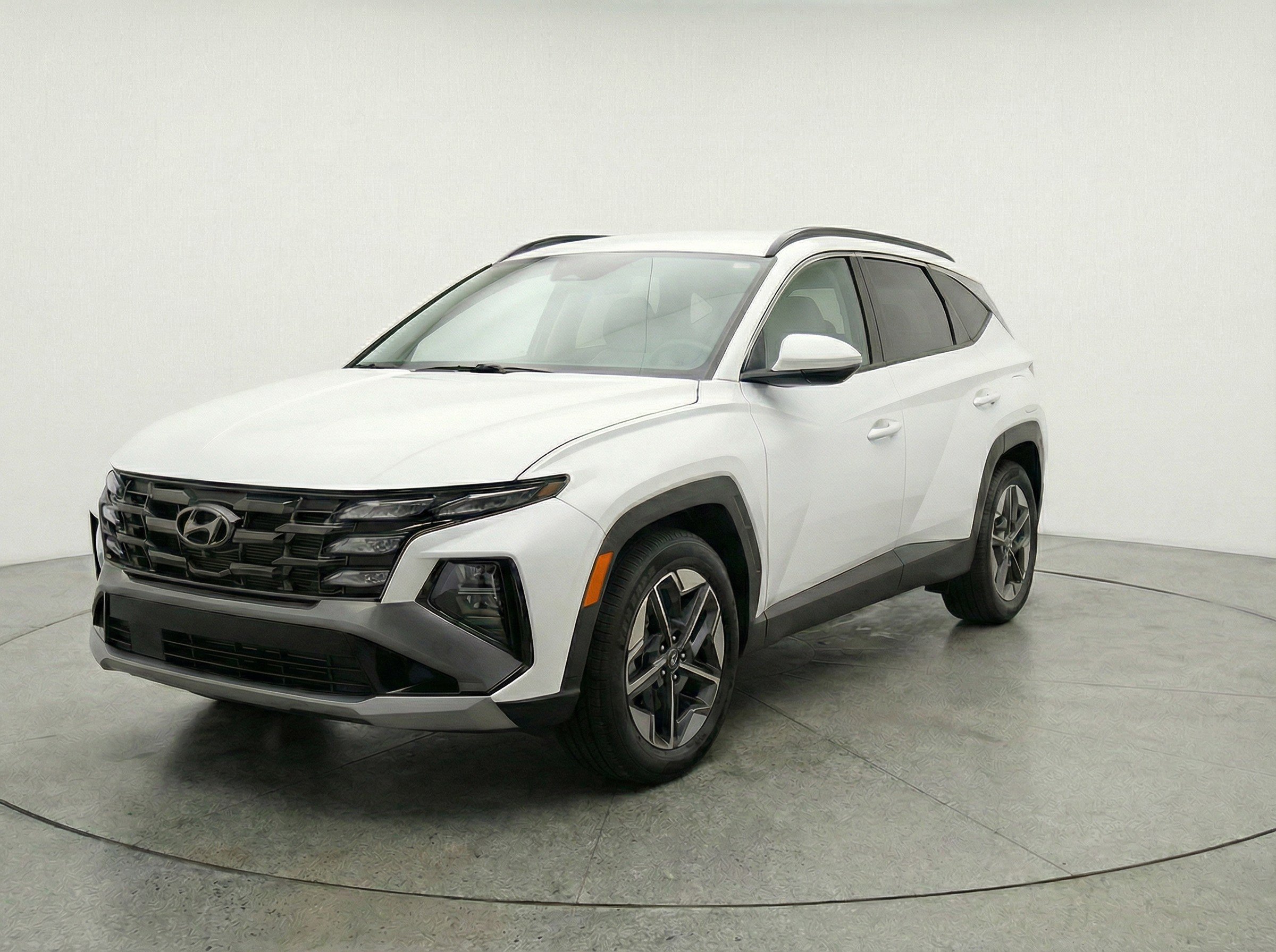 Used 2025 Hyundai Tucson SEL FWD image 3