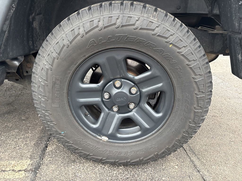 Used 2017 Jeep Wrangler Unlimited Sport image 5