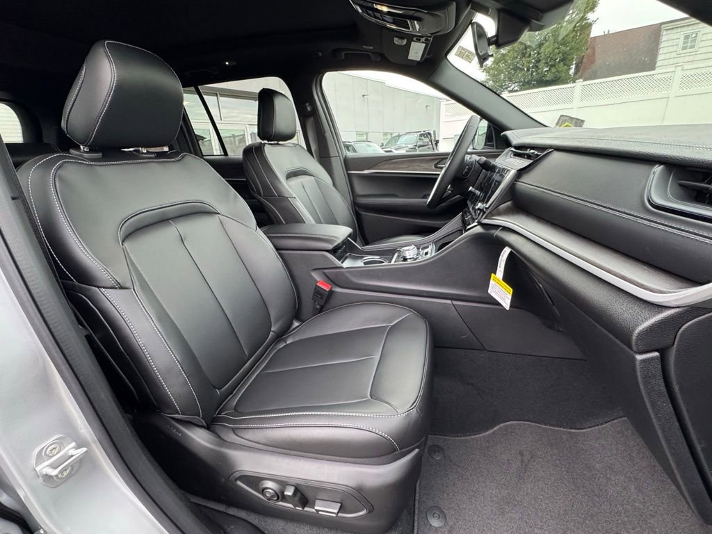New 2026 Jeep Grand Cherokee Limited w/ Limited Altitude Package image 20