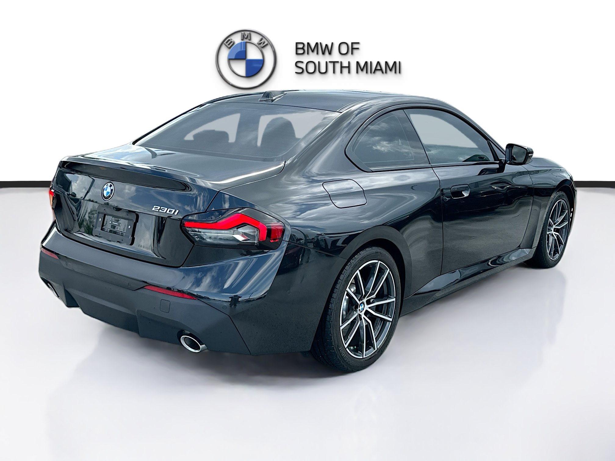 Used 2025 BMW 230i Coupe w/ Convenience Package RWD image 7