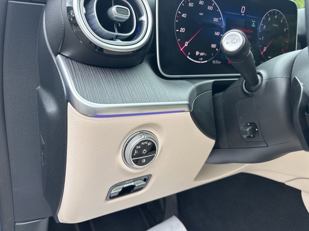 Used 2025 Mercedes-Benz C 300 4MATIC Sedan image 20