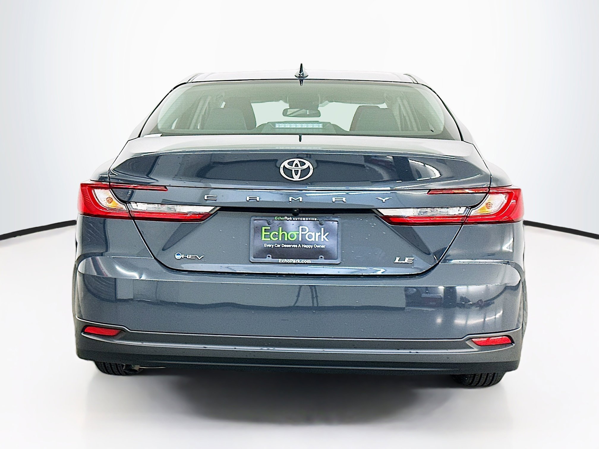 Used 2025 Toyota Camry LE image 7