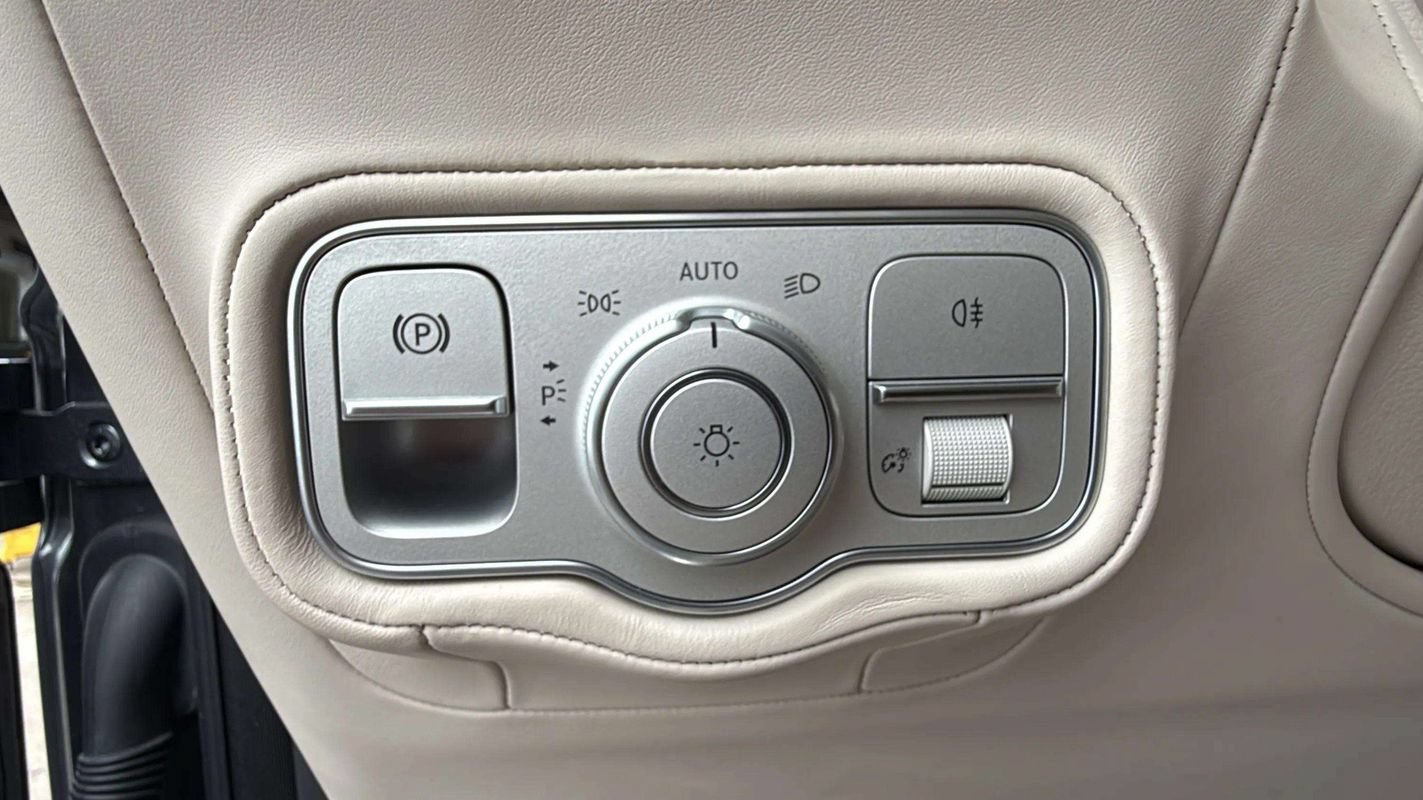 Used 2025 Mercedes-Benz G 63 AMG 4MATIC image 30