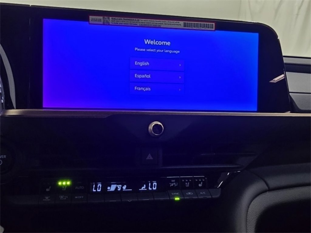 New 2025 Toyota Crown Signia image 29