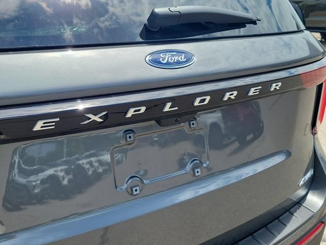 New 2026 Ford Explorer Active w/ Active Comfort Package AWD/4WD image 7