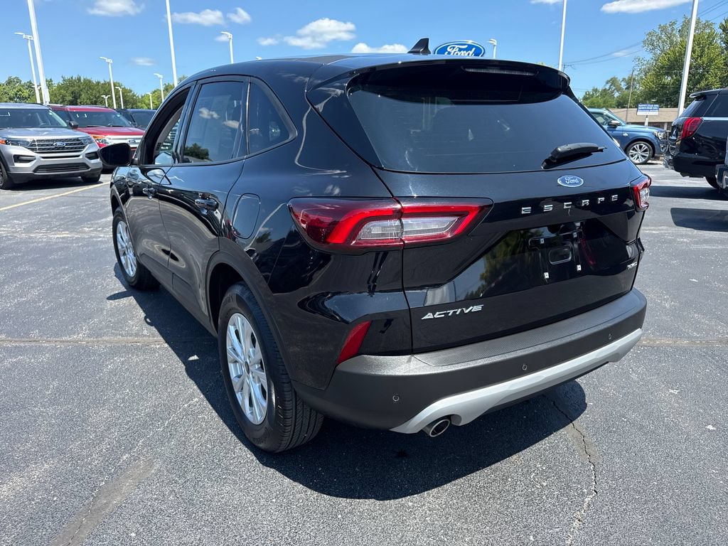 Used 2025 Ford Escape Active w/ Active Premium Tech Pack AWD/4WD image 9